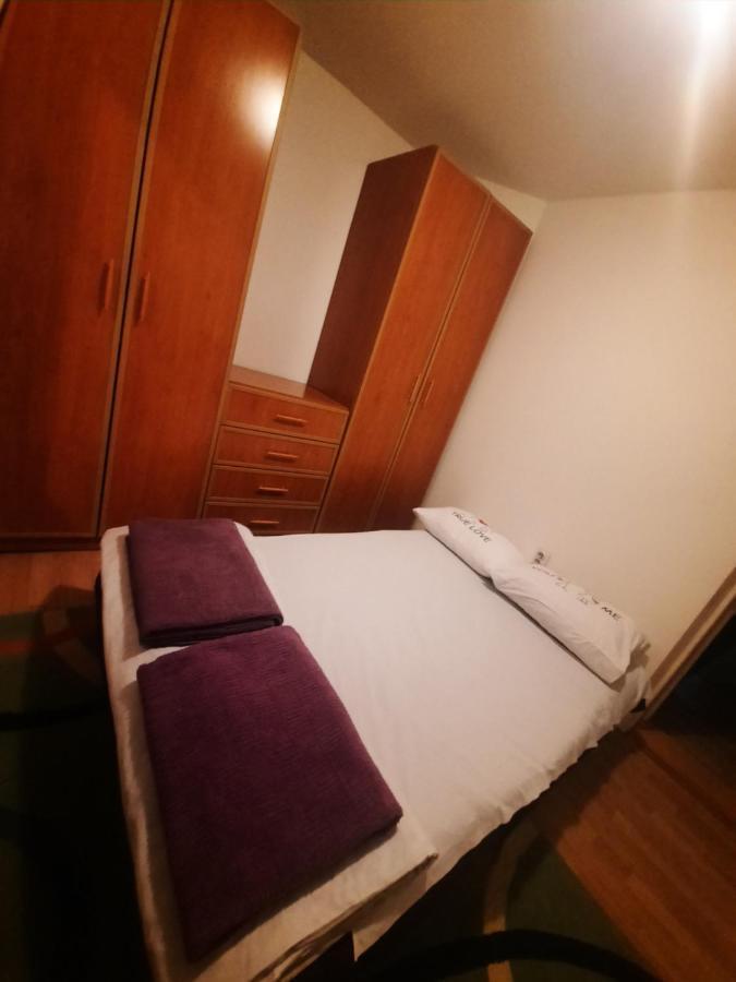 Downtown Appartement Smederevo Buitenkant foto